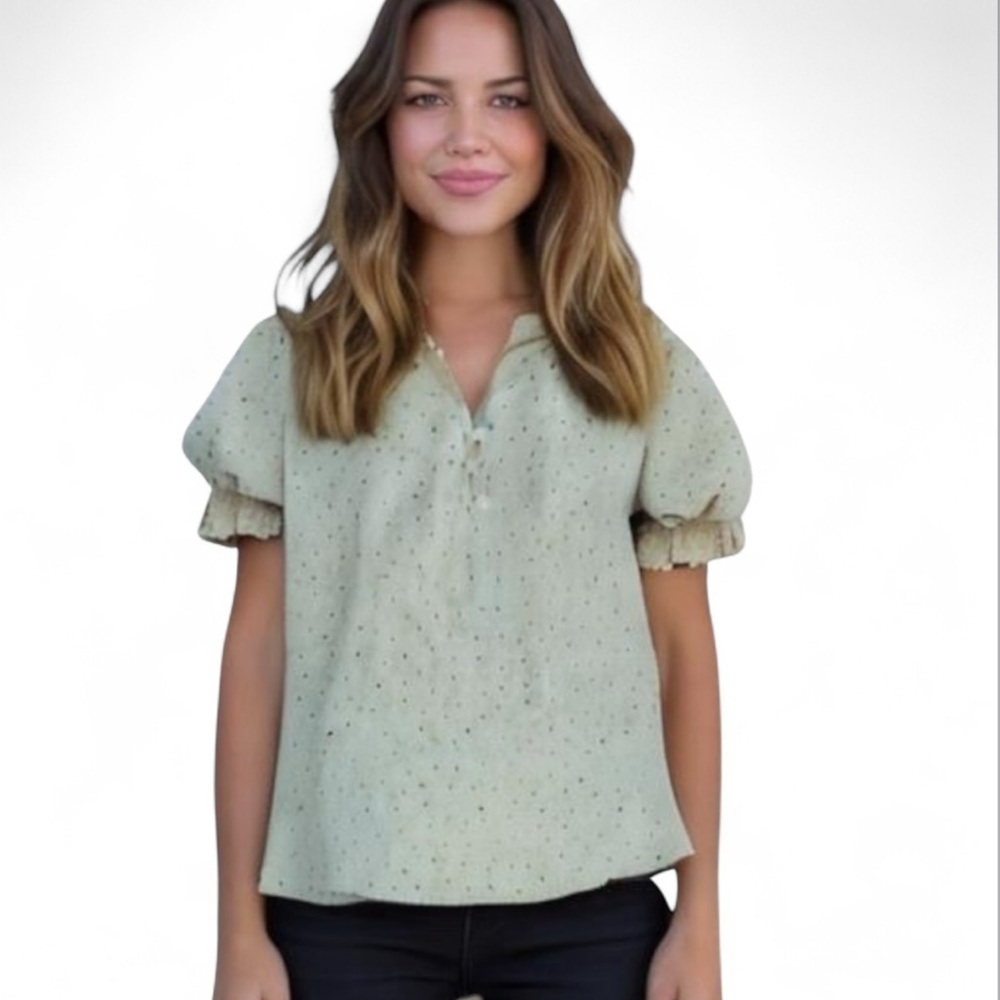 Flower and Feather Light Green Polka dot Ruffle Top Puffed Sleeve size medium